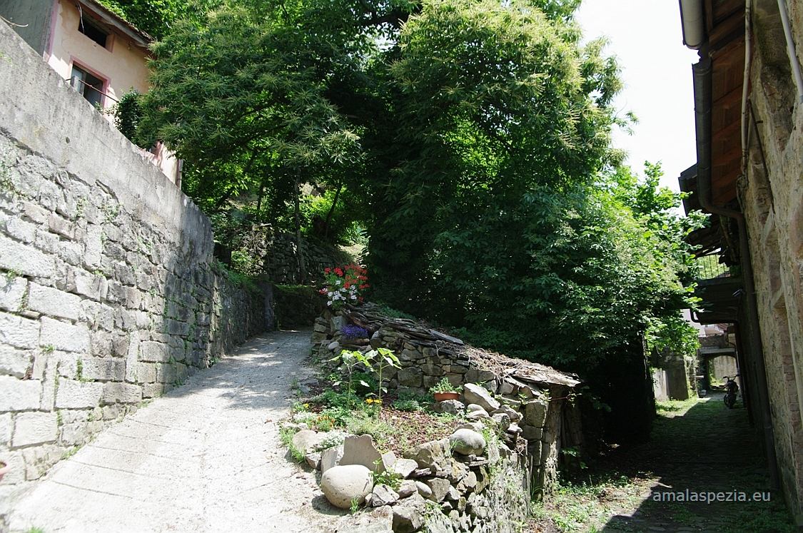 Guinadi · In paese