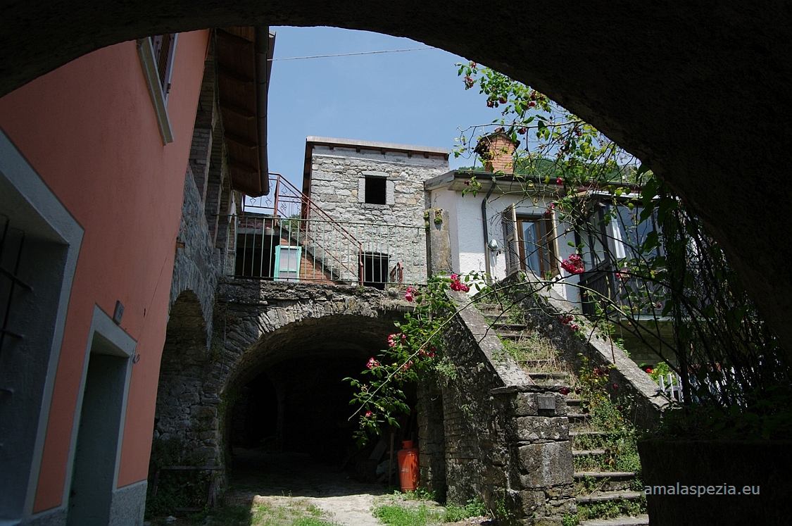 Guinadi · In paese