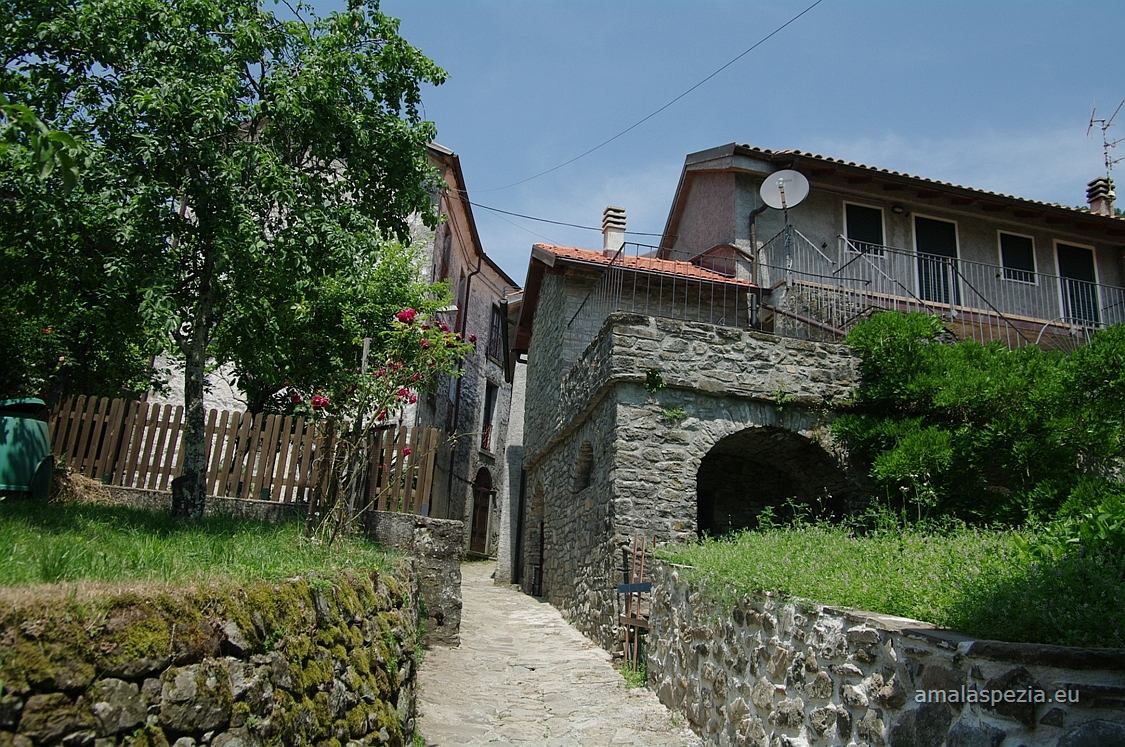 Guinadi · In paese