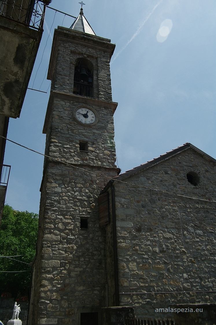 Guinadi · La torre campanaria
