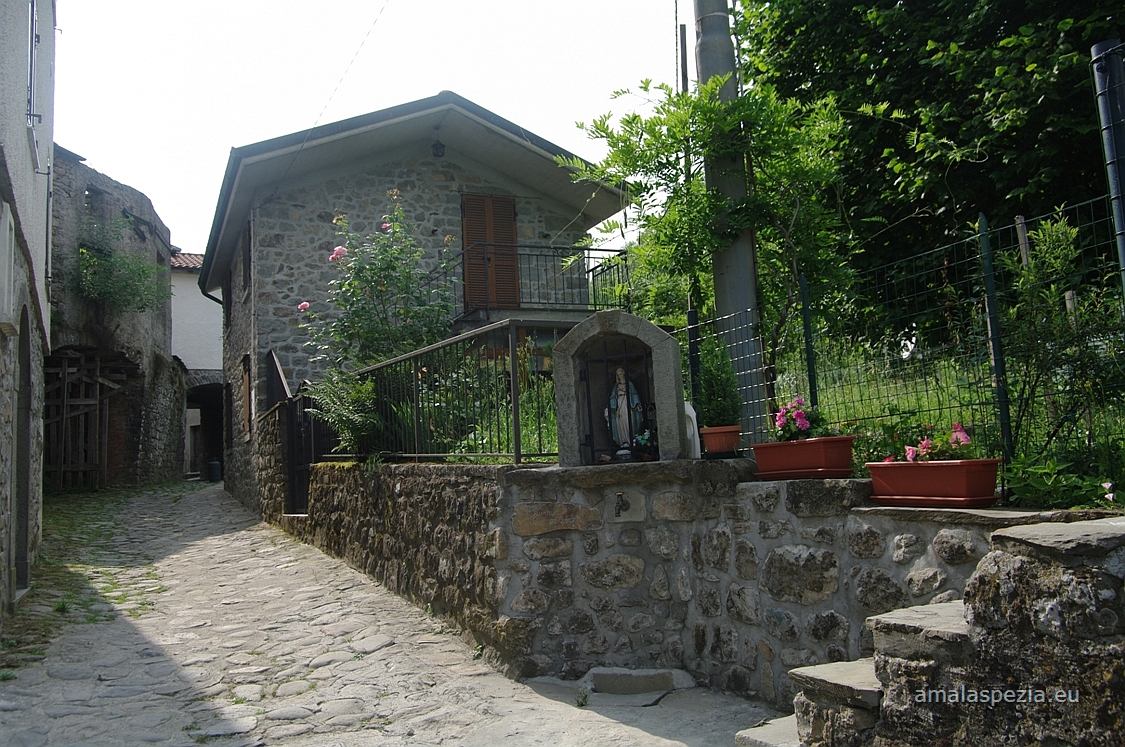 Guinadi · In paese