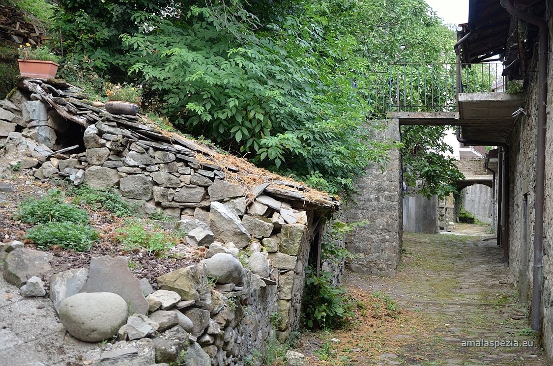 Guinadi · In paese