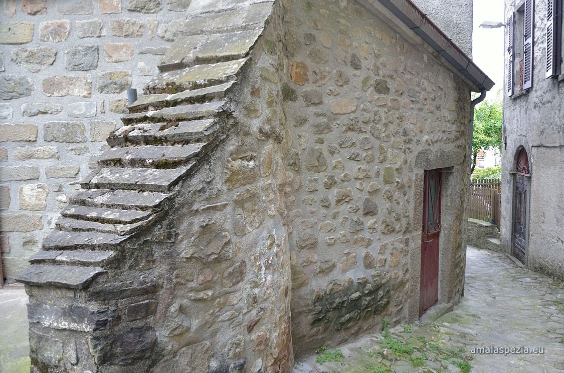 Guinadi · In paese