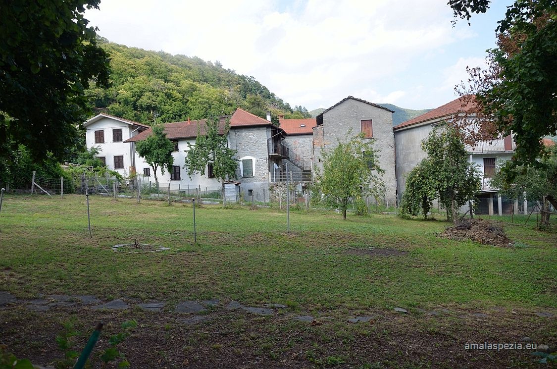 Guinadi · In paese