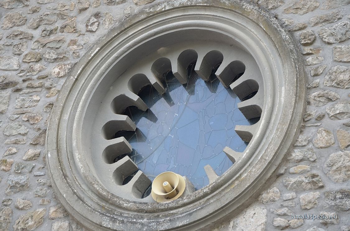 Guinadi · Il rosone della Chiesa