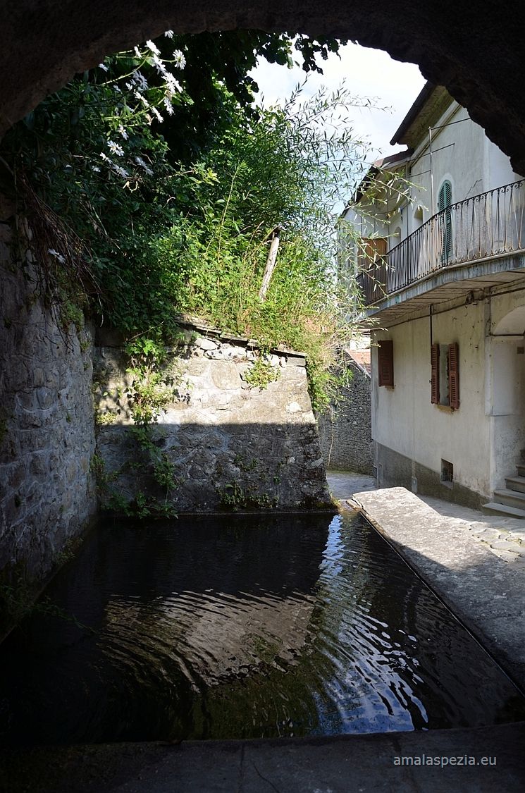 Guinadi · In paese